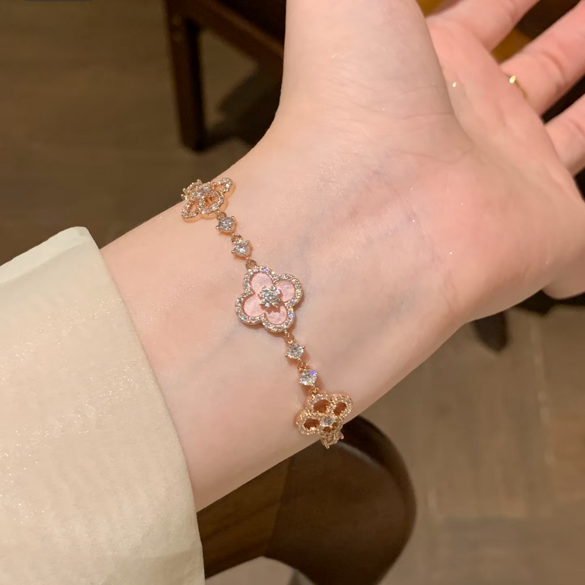Sapphire Vintage Pink Pearl Crystalle Bracelet