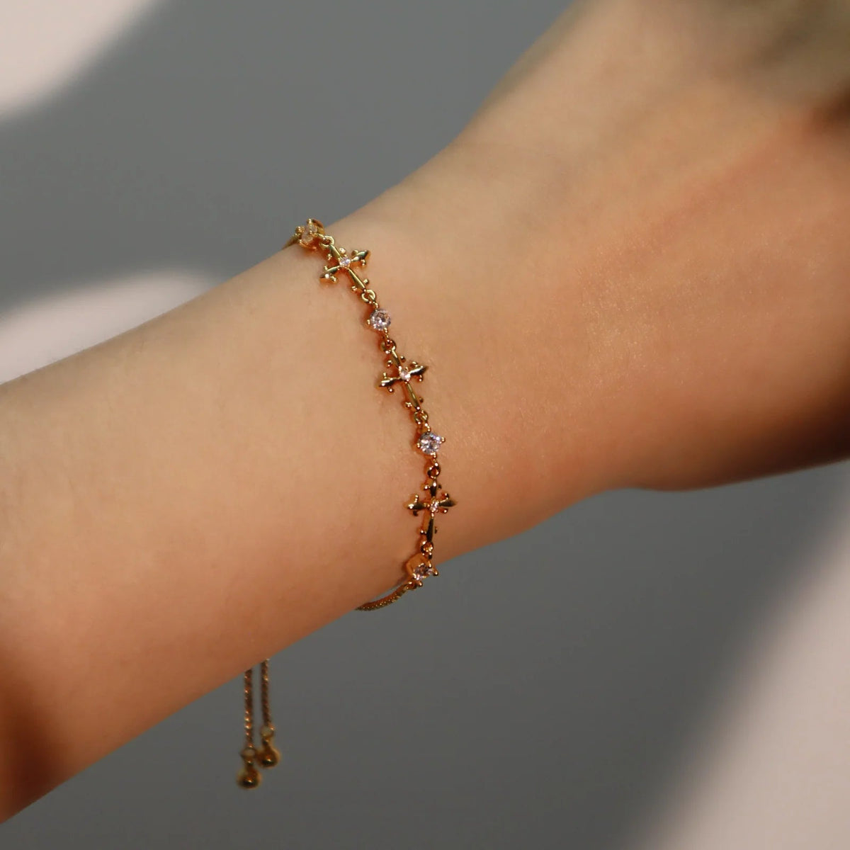 18K Gold Diamanté Multi Diamond Cross Bracelet